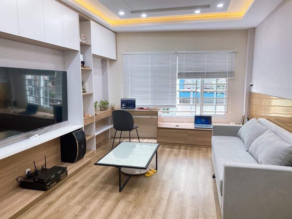 NHÀ MỚI FULL NỘI THẤT - HUỲNH VĂN BÁNH - NGAY TT QUẬN PHÚ NHUẬN - 5 TẦNG BTCT - 4PN - 6.99 TỶ TL.