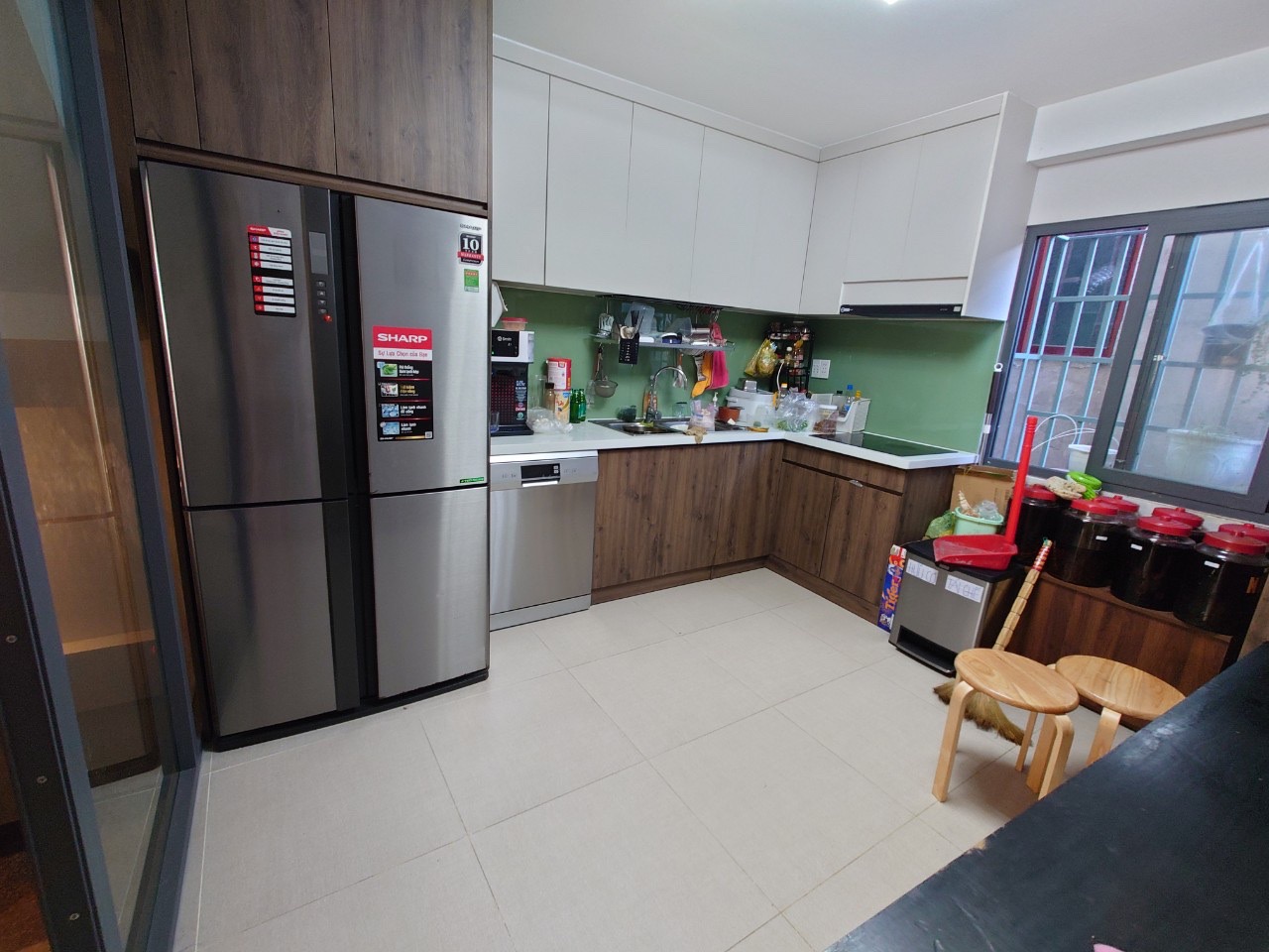 Nhà HXH 174/ Thái Phiên P8, Quận 11. Nội thất gỗ, tiện ở ngay.