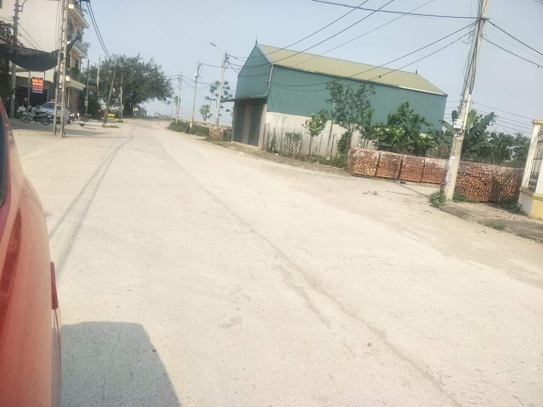 Chính chủ bán Đất dịch vụ Lại Yên Hoài Đức . Cạnh đường 40m.