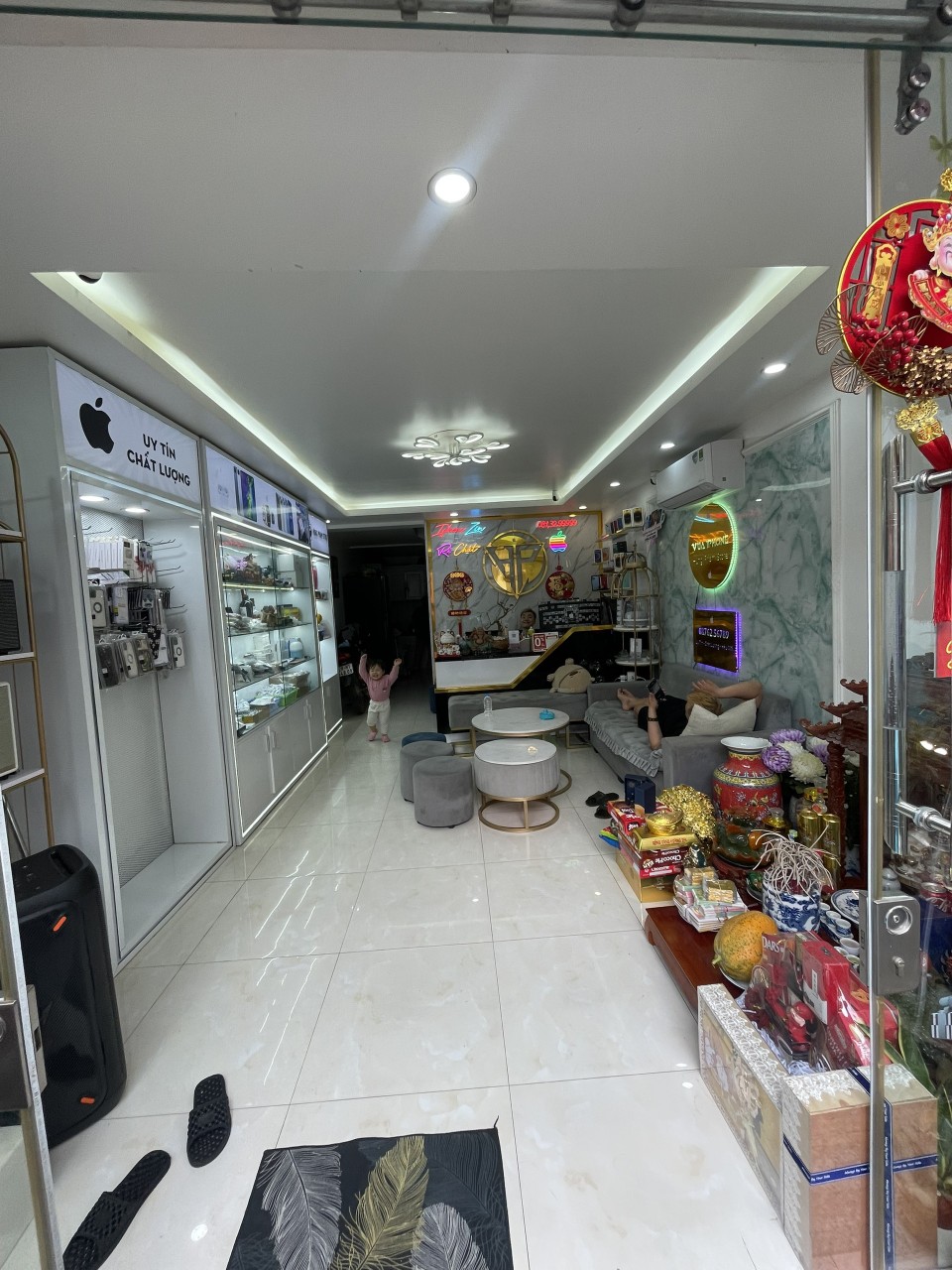 Bán nhà mặt ngõ Hàng Kênh, kinh doanh tốt, 50m 3 tầng GIÁ vô địch 2.55 tỉ.