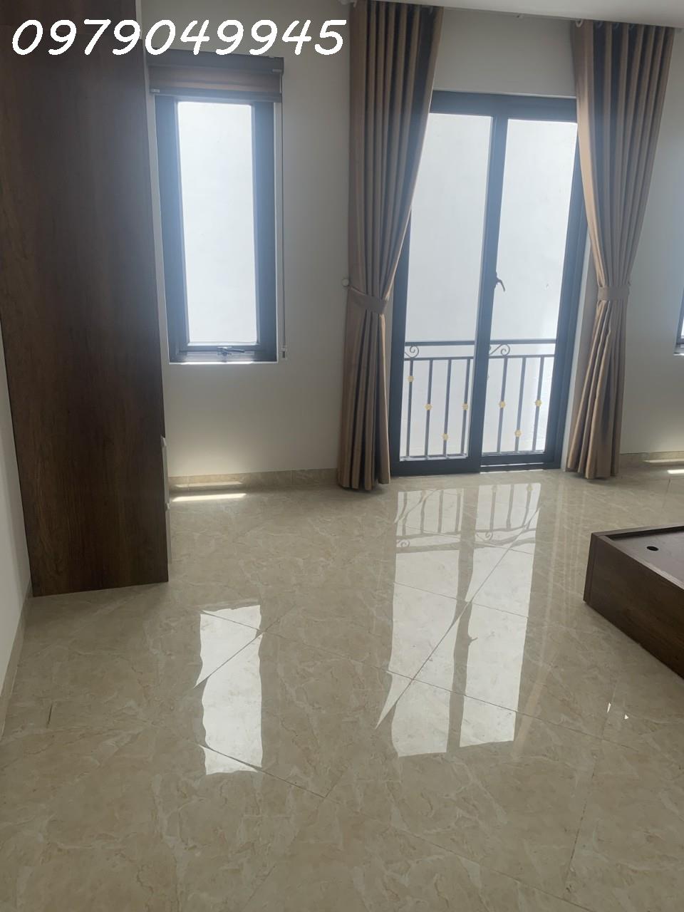 BÁN NHÀ TRỌ CẦU GIẤY 100M2X5T, MT5.6M,Ô CHỜ THANG MÁY,NGÕ 3M,13 TỶ HƠN.