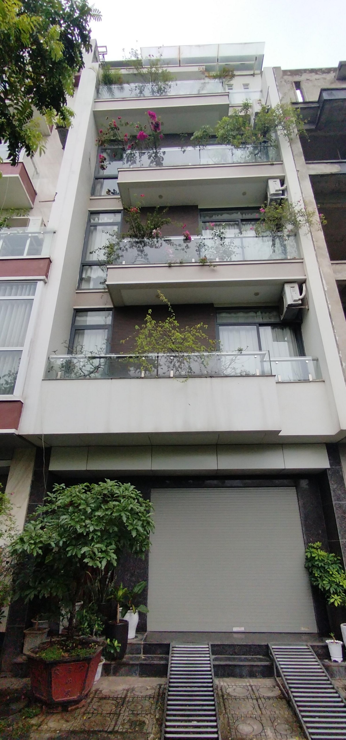 Liền kề Cổ Nhuế 72m2 - vỉa hè kinh doanh, 5 tầng 6 ngủ 8.5 tỷ/