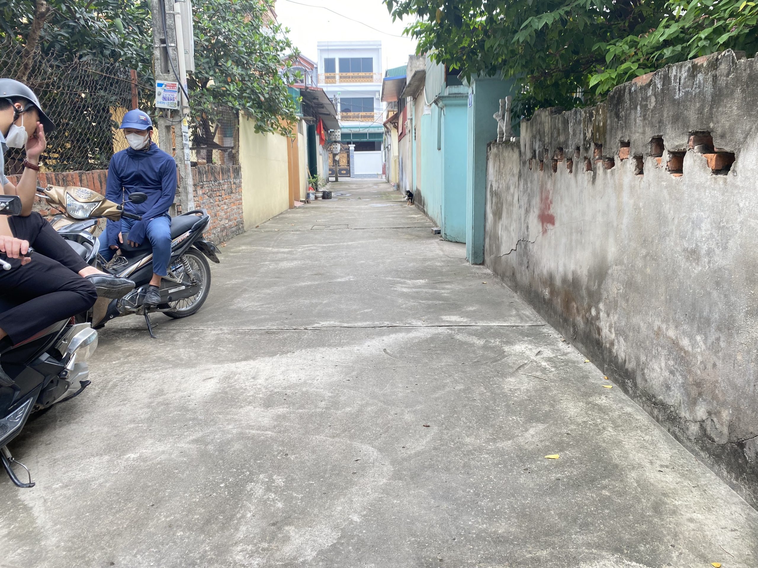 40m Đặng Xá Gia Lâm, đường thông, oto 7 chỗ qua, vị trí đẹp.