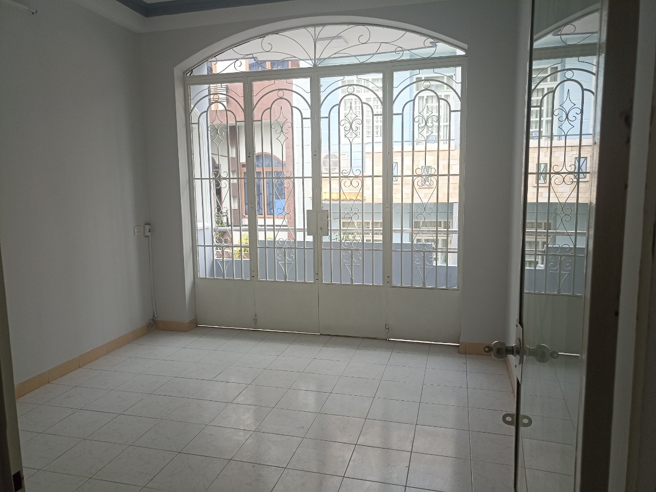 Hạ giá bán gấp nhà nở hậu HXT đường 100 Bình Thới, P14, Quận 11với 6.25 tỷ.