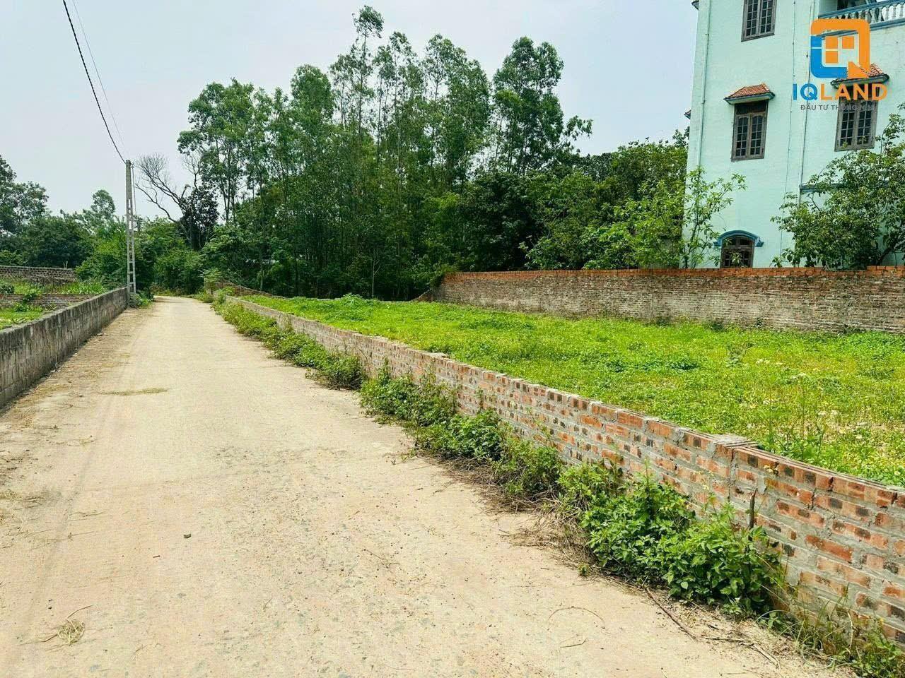 E cần bán mấy lô F0 giá siêu đẹp đường thông 5m view đồng thoáng mát .Đc:Minh Trí, Sóc sơn, Hà nội.