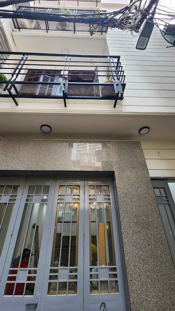 Bán nhà THỤY KHUÊ,gần trường CHU VĂN AN 45M2 5 TẦNG MT 5M GIÁ 6 TỶ 3 CÓ THƯƠNG LƯỢNG.