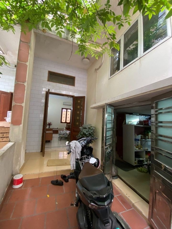 Bán nhà phố Chợ Hàng Cũ, diện tích 64m 2.5 tầng ngõ nông GIÁ 2.9 tỉ.