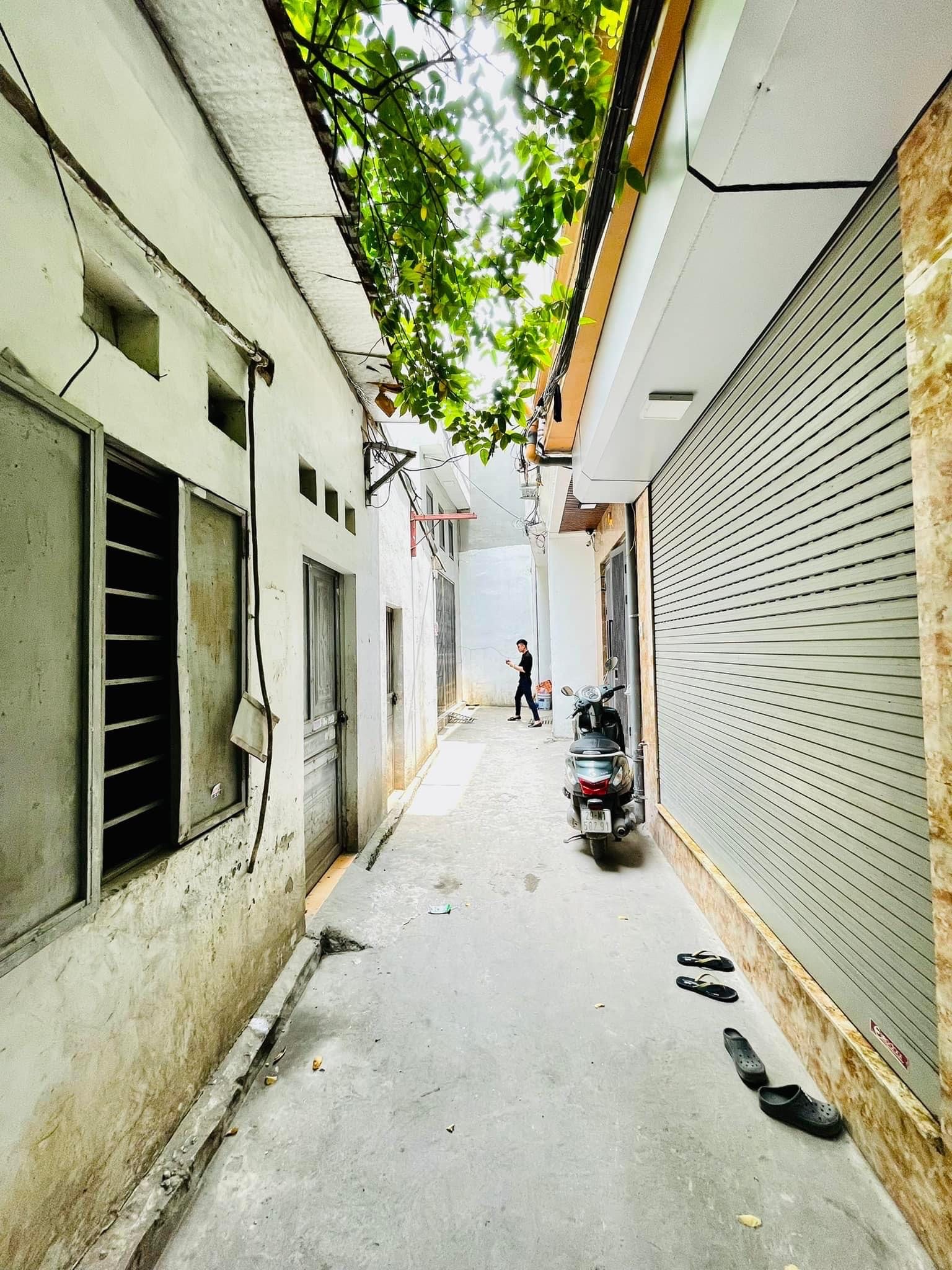 - Nhà 6 Tầng Thang Máy , Mỹ Đình Đang Kinh Doanh Cho Thuê , Nhà Mới : Giá Chỉ 4,4 Tỷ.