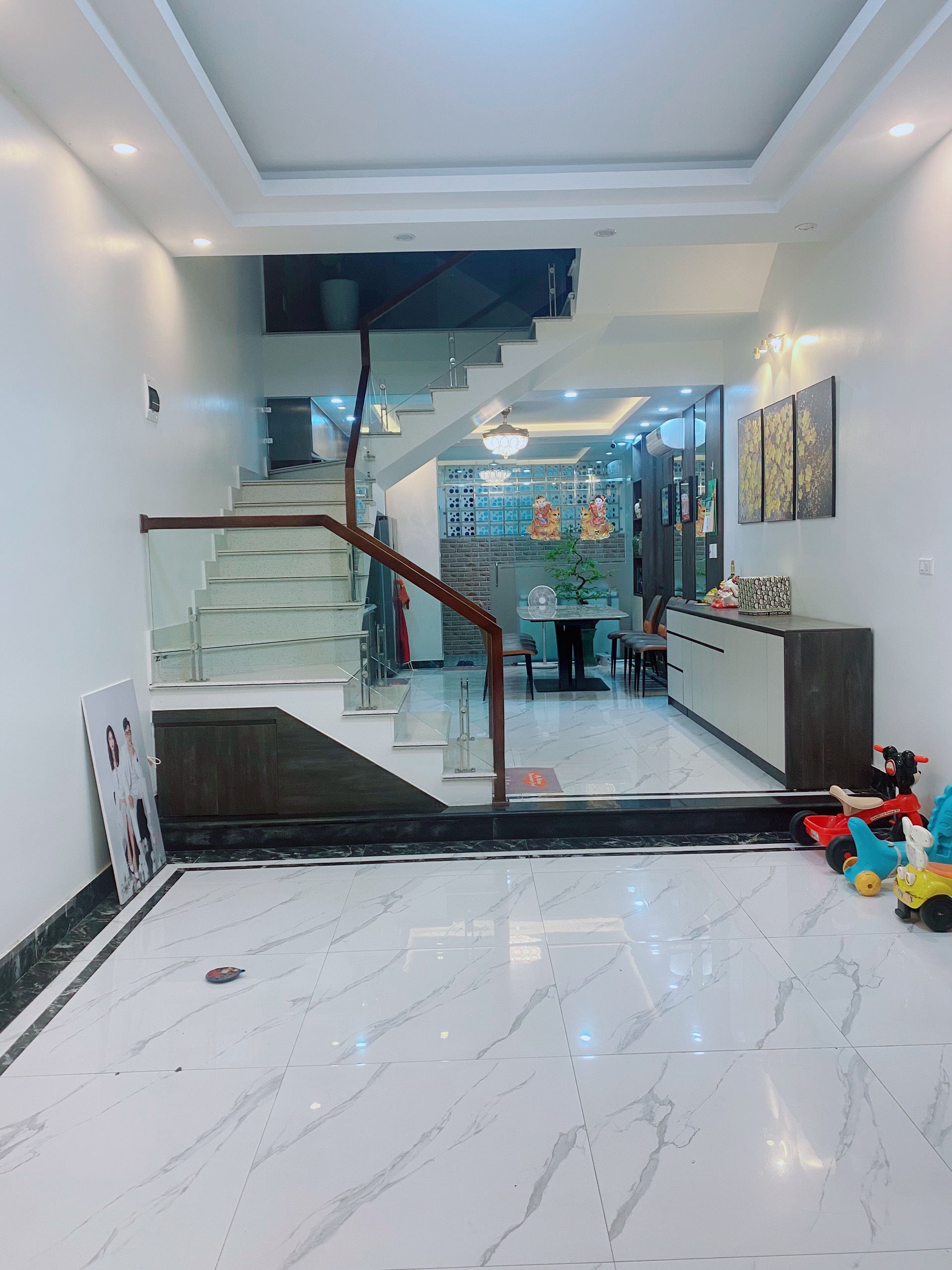 Bán nhà ngõ Đoàn Kết, Đằng Hải - 56m2 - mt gần 4m - 3 tầng - hướng Nam - ô tô vào nhà - 3,7 tỷ.