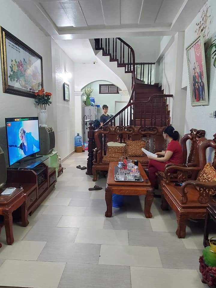 Bán nhà riêng Cổ Nhuế 2 ô tô đường thông 42m2, 5 tầng 4.3 tỷ.