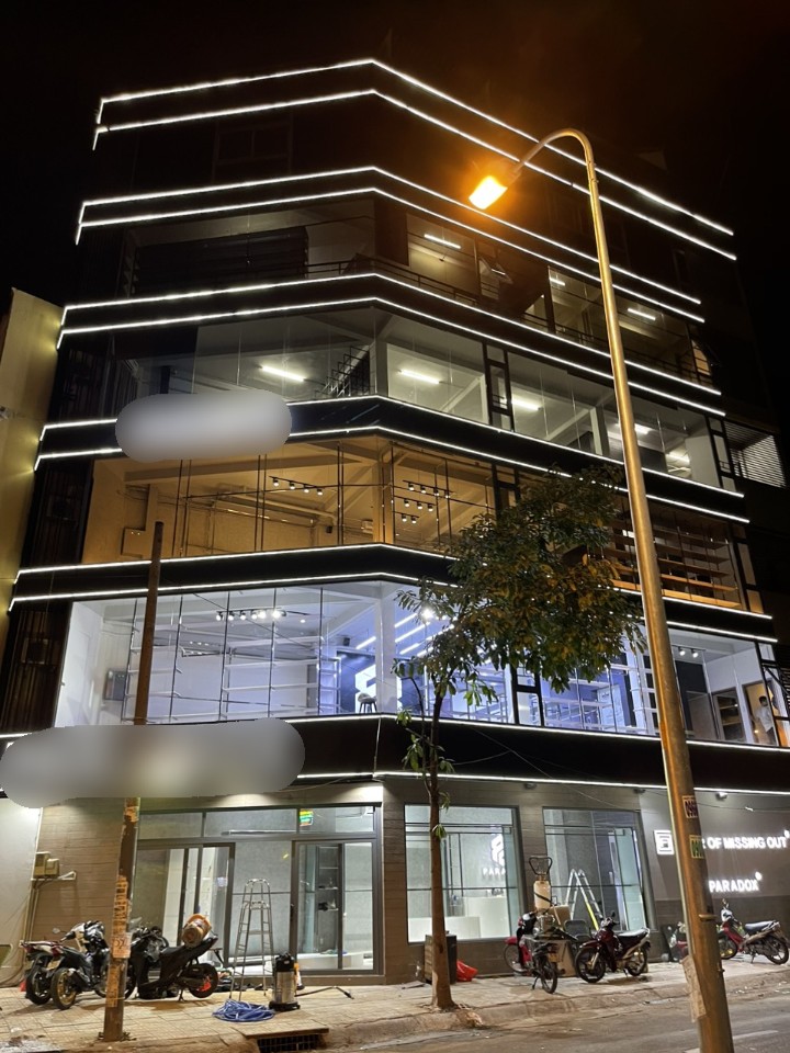 Sang showroom MT Nguyễn Trãi, Quận 5, TP. HCM