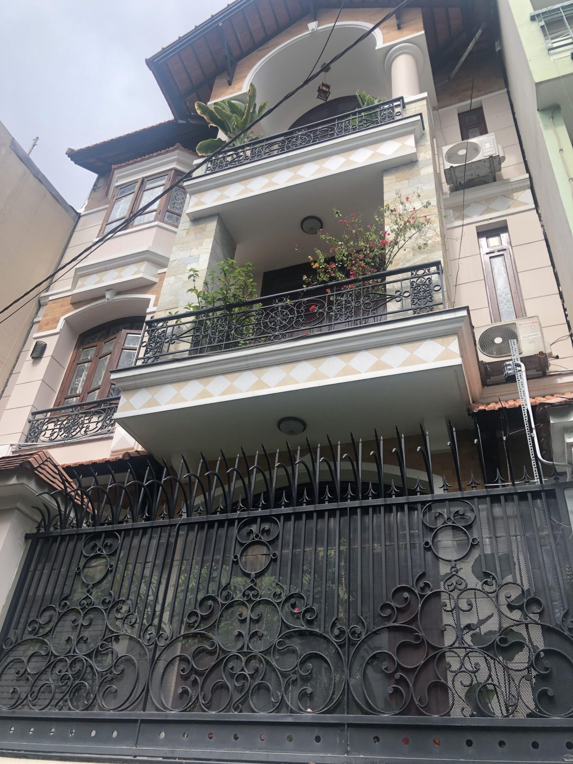 Bán Gấp nhà 108m2, Đường Nguyễn Cửu Vân, Phường 17, Quận Bình Thạnh.