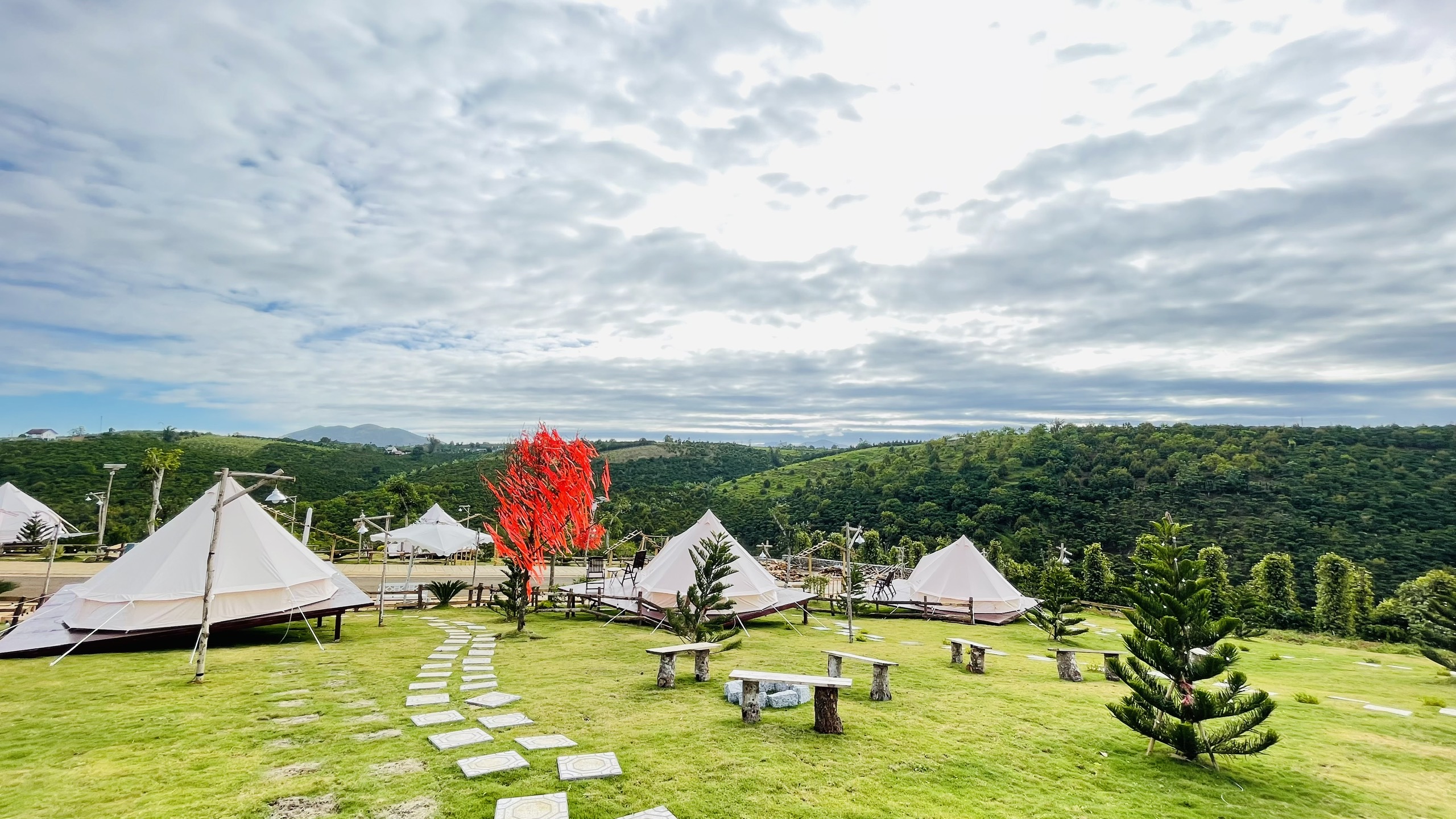 CỰC HOT VILLA NGAY BẢO LỘC - LÂM ĐỒNG -hòa mình cùng thiên nhiên vùng sơn cước, view Đồi