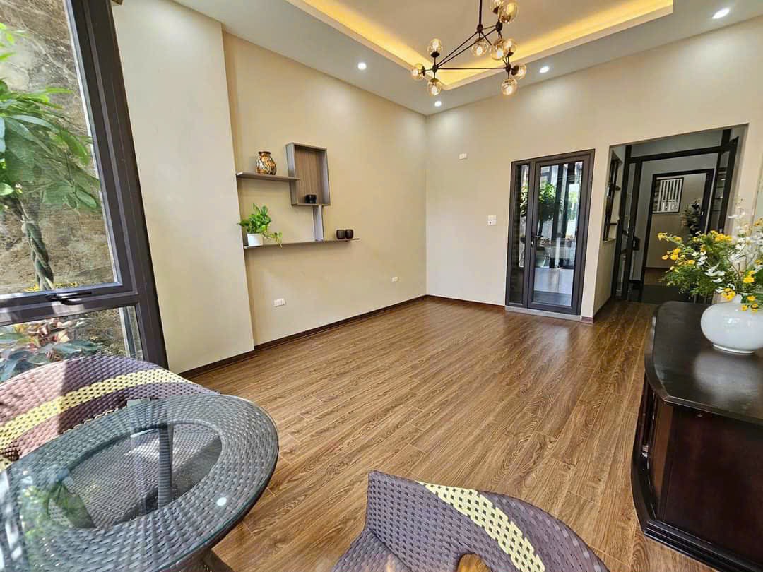 HIẾM!VỊ trí Vip Sài Đồng nhà phân lô,ngõ ô tô vào,ngõ thông, 70M,MT 5M,Hơn 6 tỷ.