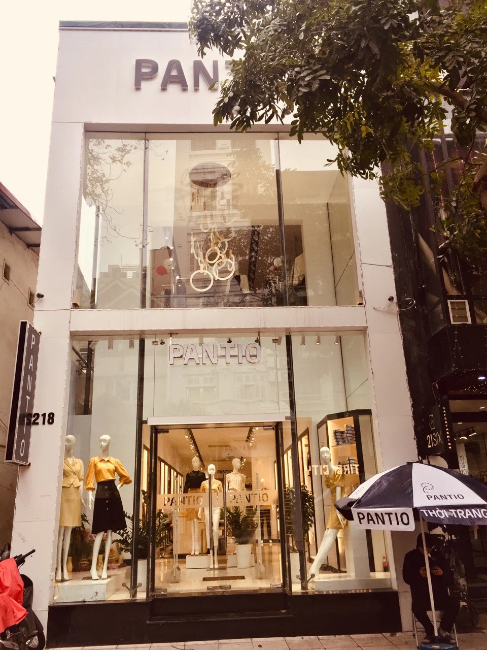 Cho thuê nhà mặt phố Phố Huế kinh doanh 120m2