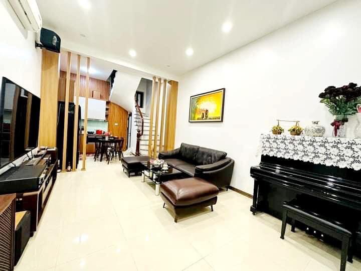 Bán Nhà Riêng, Phố Quan Nhân, Thanh Xuân - DT 38m2 x 4T, Sổ Đỏ Chính Chủ.