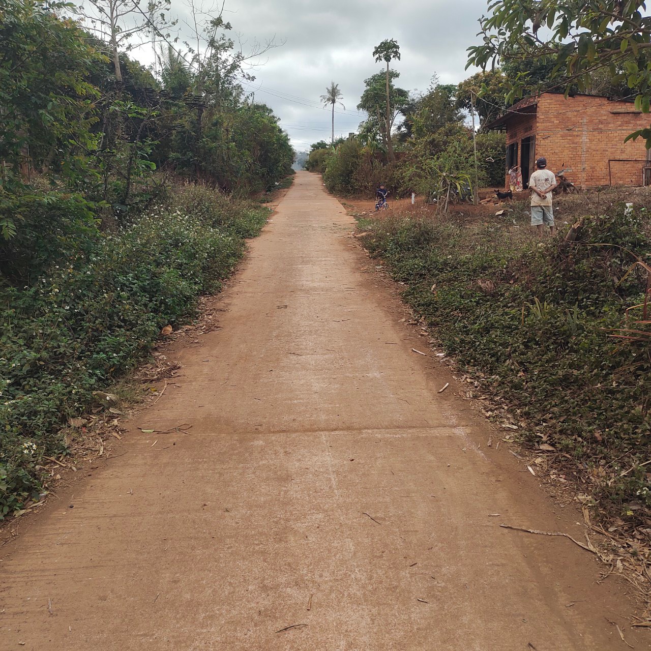 Bán đất nền sẵn thổ cư 60m2 nằm trong khu dân cư gần mọi tiện ích tại Cư Pơng- Krong Búk sẵn sổ giá 1xx