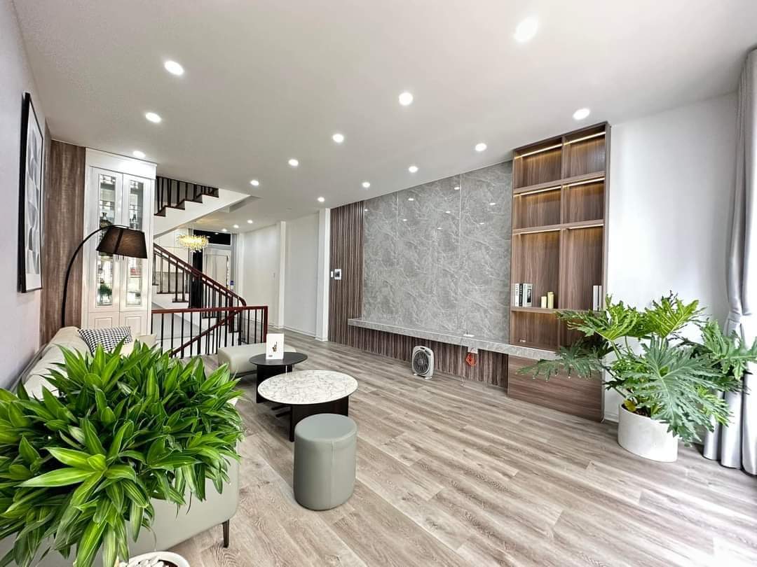 Siêu phẩm phân lô đường 8m, diện tích 55m 5 tầng, thang máy, GIÁ 6.9 tỉ ngay Ngã 5 Lê Lợi.