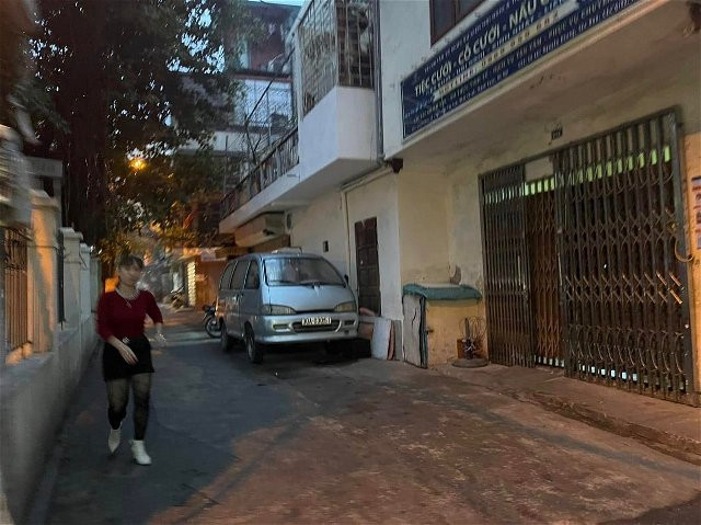 Cần Bán Đất Tặng Nhà có dòng tiền 30 triệu / tháng DT 61m2 / 3 Tầng cũ Giá chào 5,8 Tỷ