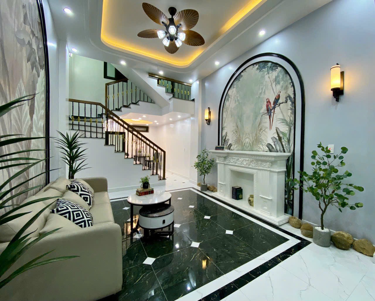 Bán nhà đẹp 3 tầng ngõ 193 Hồ Sen, Lê Chân, Hải Phòng 45m2 hướng TTT chỉ 2,68 tỷ