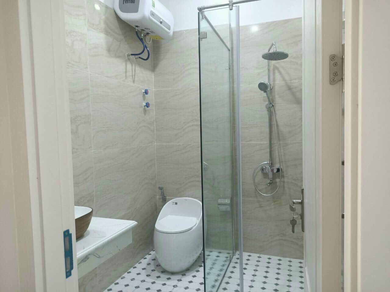 Bán nhà Ngô Gia Tự cạnh Sao Sáng, 55m 4 tầng đường Ô.tô GIÁ 4.5 tỉ mới tinh.