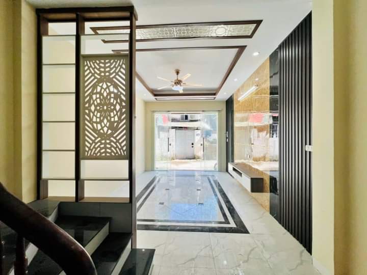 Nguyễn Văn Linh Long Bieen34m2, 5 tầng, giá nhỉnh 3 tỷ