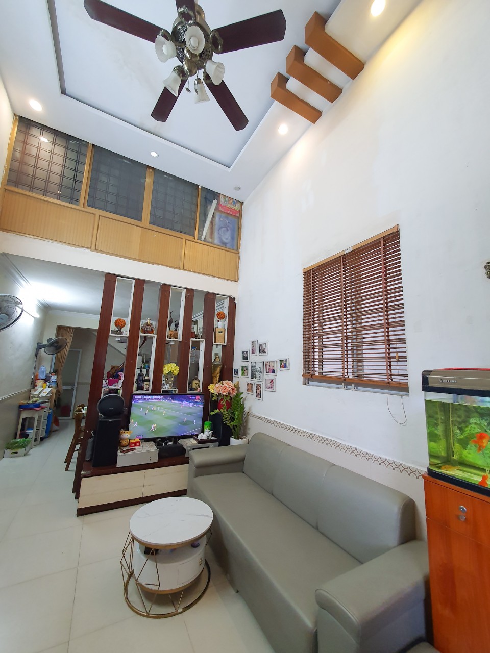 Bán nhà mặt ngõ to Lạch Tray kinh doanh tốt, 3.5 tầng độc lập GIÁ 3.95 tỉ.