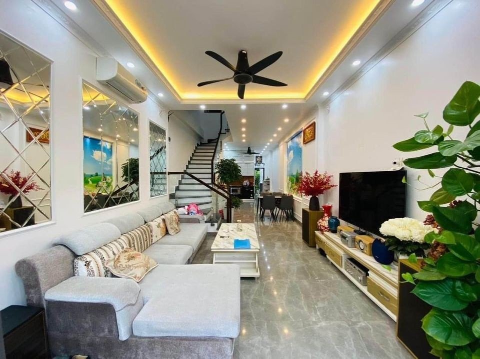 Bán nhà khu phân lô 654 Ngô Gia Tự, diện tích 75m 3 tầng GIÁ 6.3 tỉ.