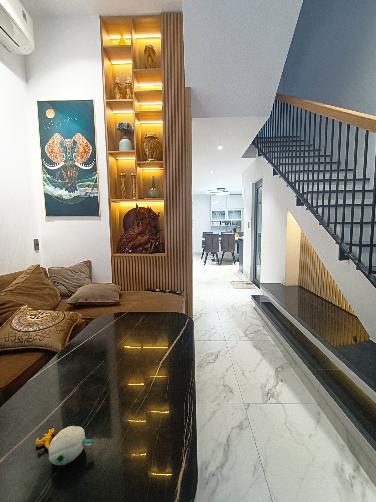 VỊ TRÍ ĐỈNH, NHÀ 5 TẦNG HOÀNG DIỆU, CÓ THANG MÁY, 54 M2 GIÁ 5.5 TỶ.