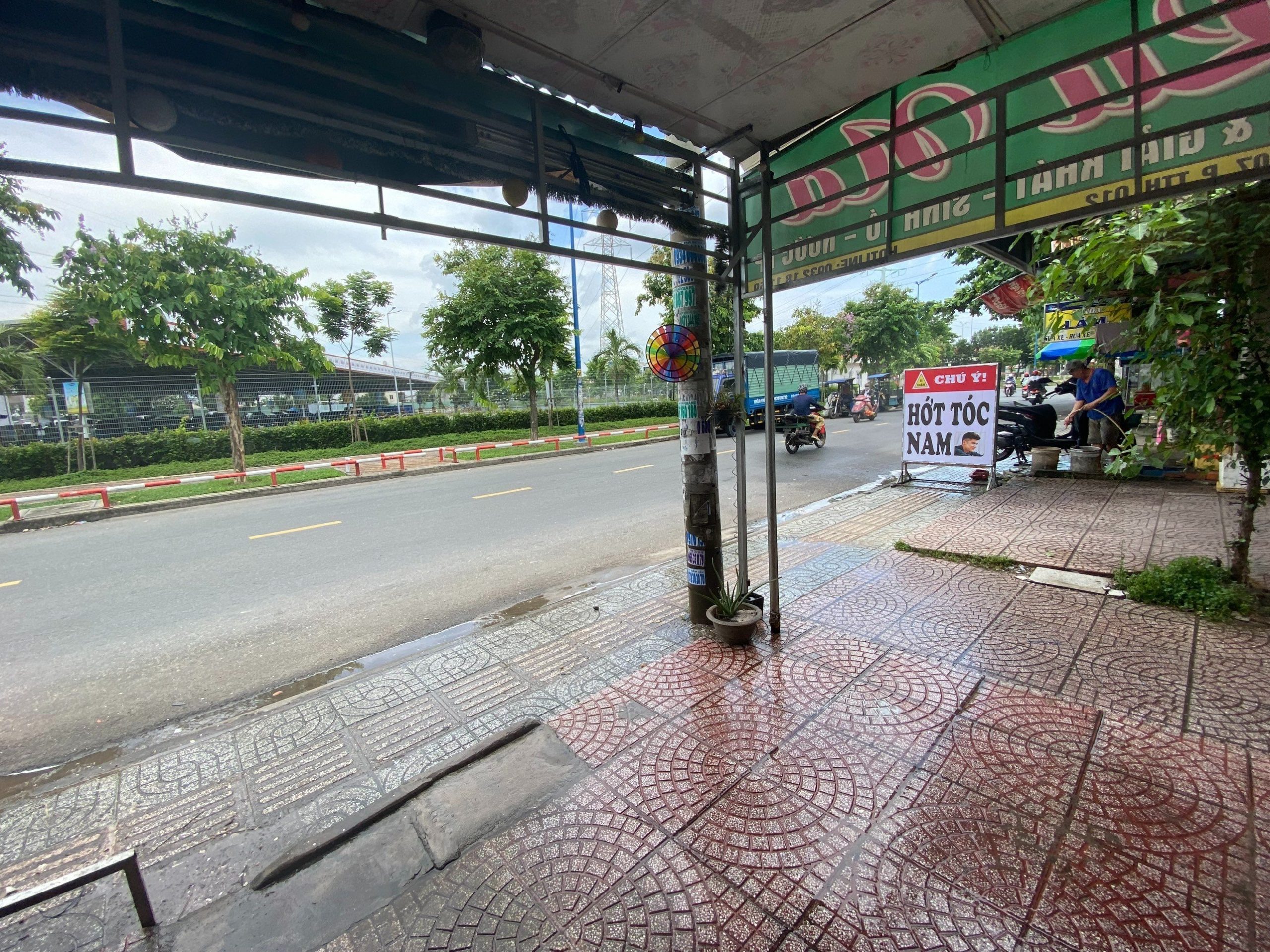 ** CHO THUÊ MẶT BẰNG KINH DOANH ĐƯỜNG TRƯƠNG THỊ HOA - QUẬN 12 - TP. HCM **.