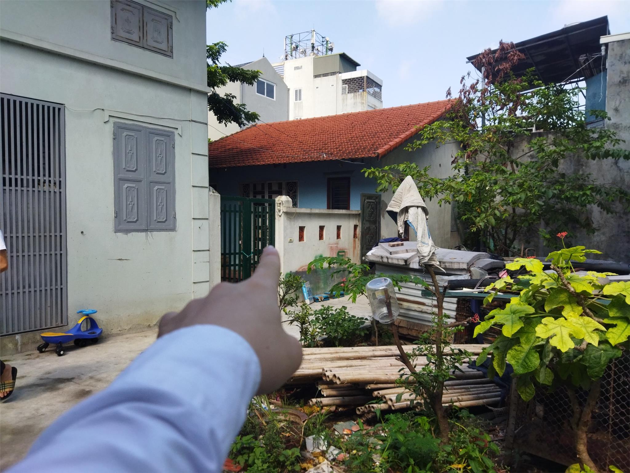 Chính chủ gửi bán 59,5m đất sẵn nhà cấp4 đường vào đất hơn 2m nở hậu.