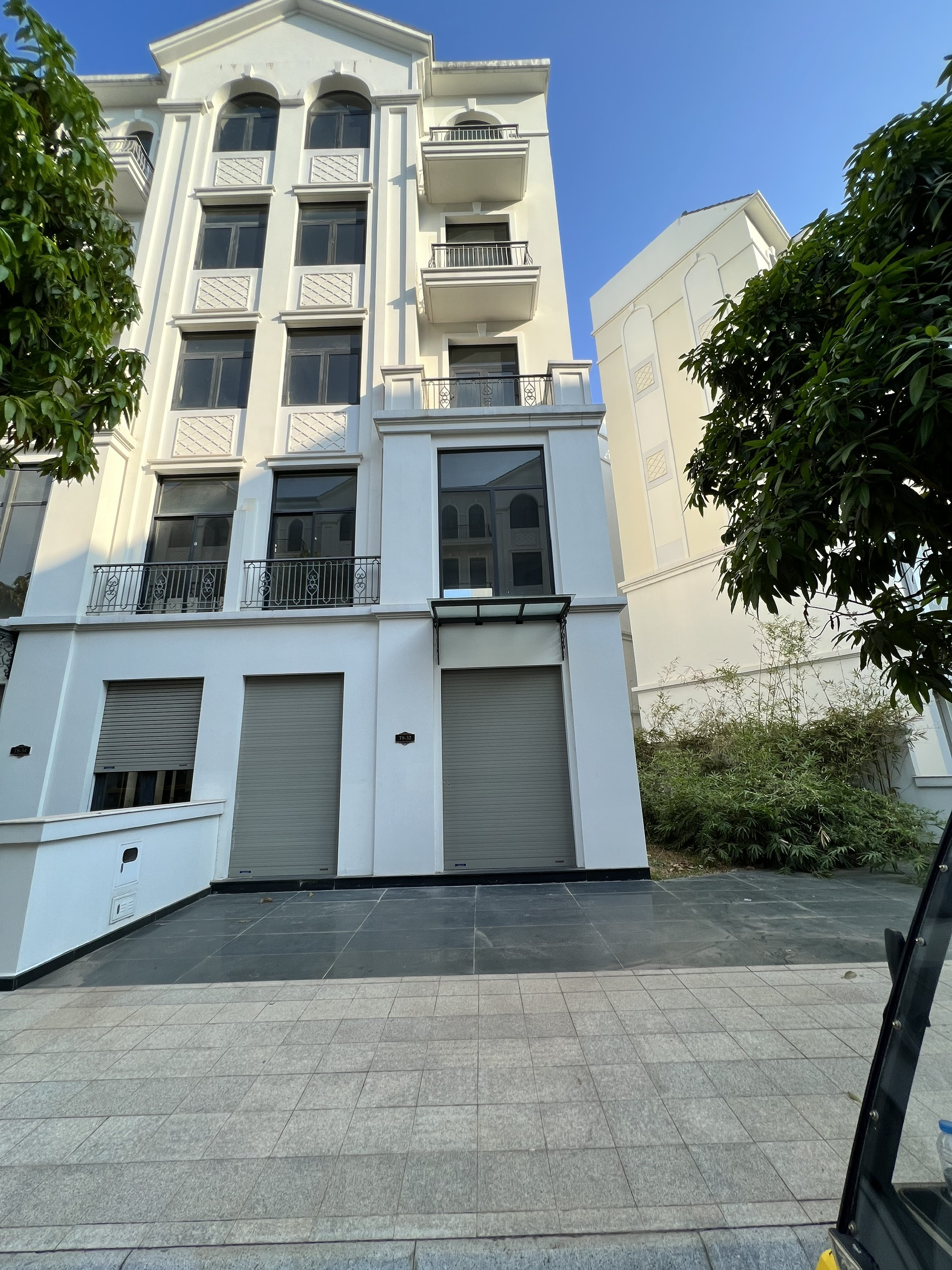 Nhà mặt tiền M3, kế sông Tắc, 84m2, 7 x 12m, 5 tầng giá 12.5 tỷ