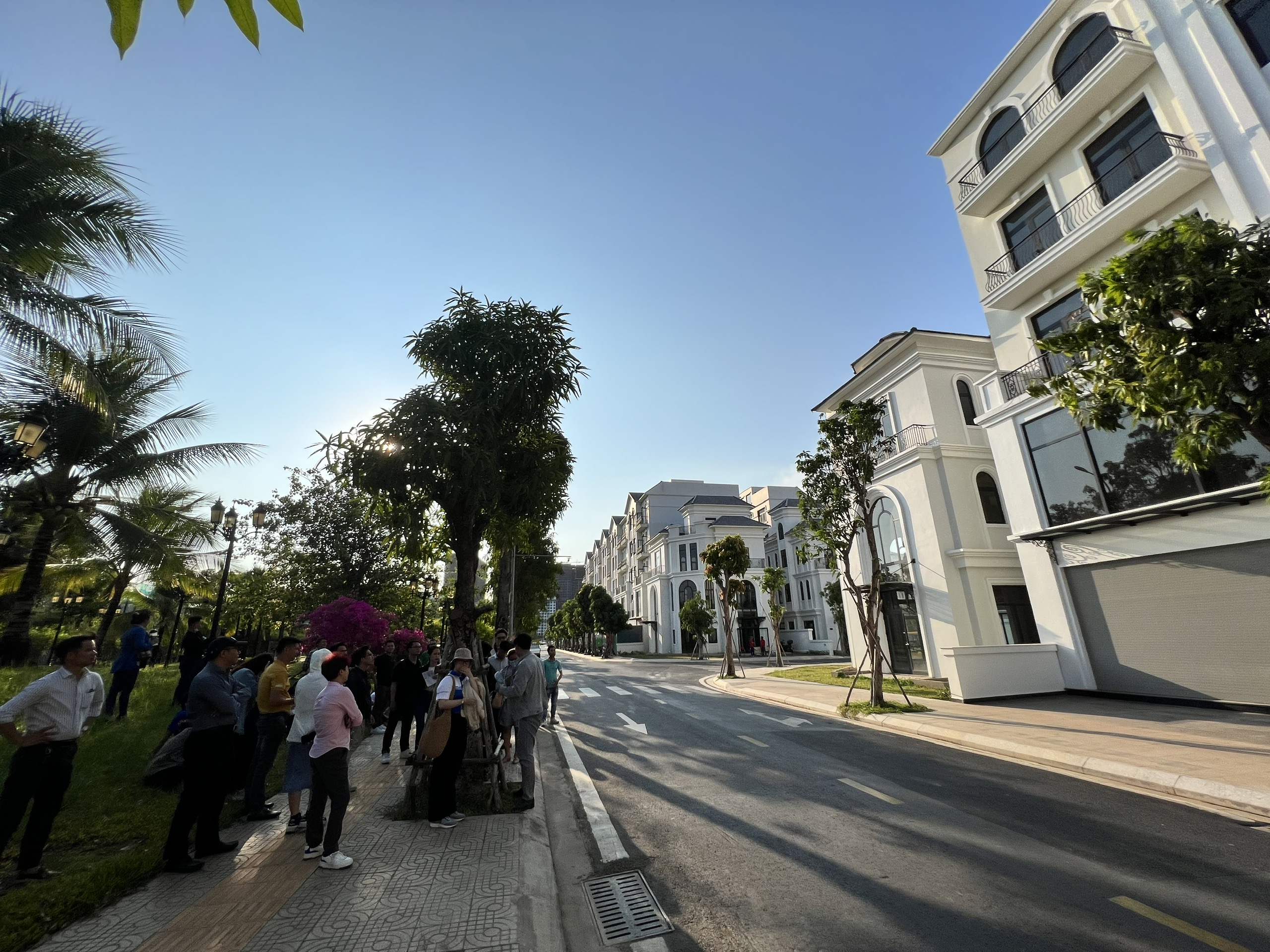 Bán nhà mặt tiền T14, DT 7 x 12m, 5 tầng. Có bảo vệ 24/24 giá 15 tỷ