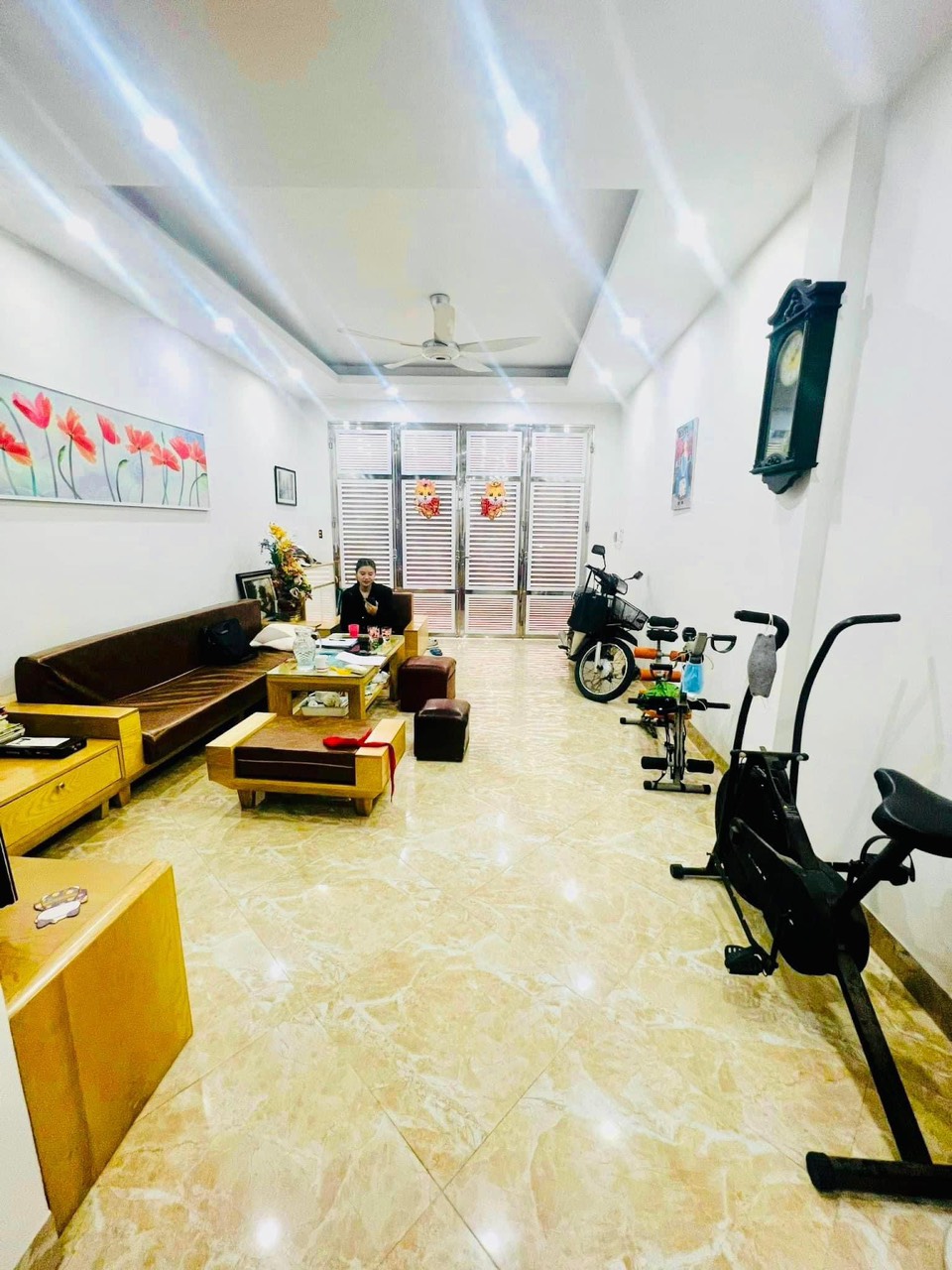 BÁN NHÀ TRUNG TÂM CẦU GIẤY, Ô TÔ VÀO TẬN NHÀ, NGÕ KINH DOANH, 55M 4 TẦNG, DÂN XÂY