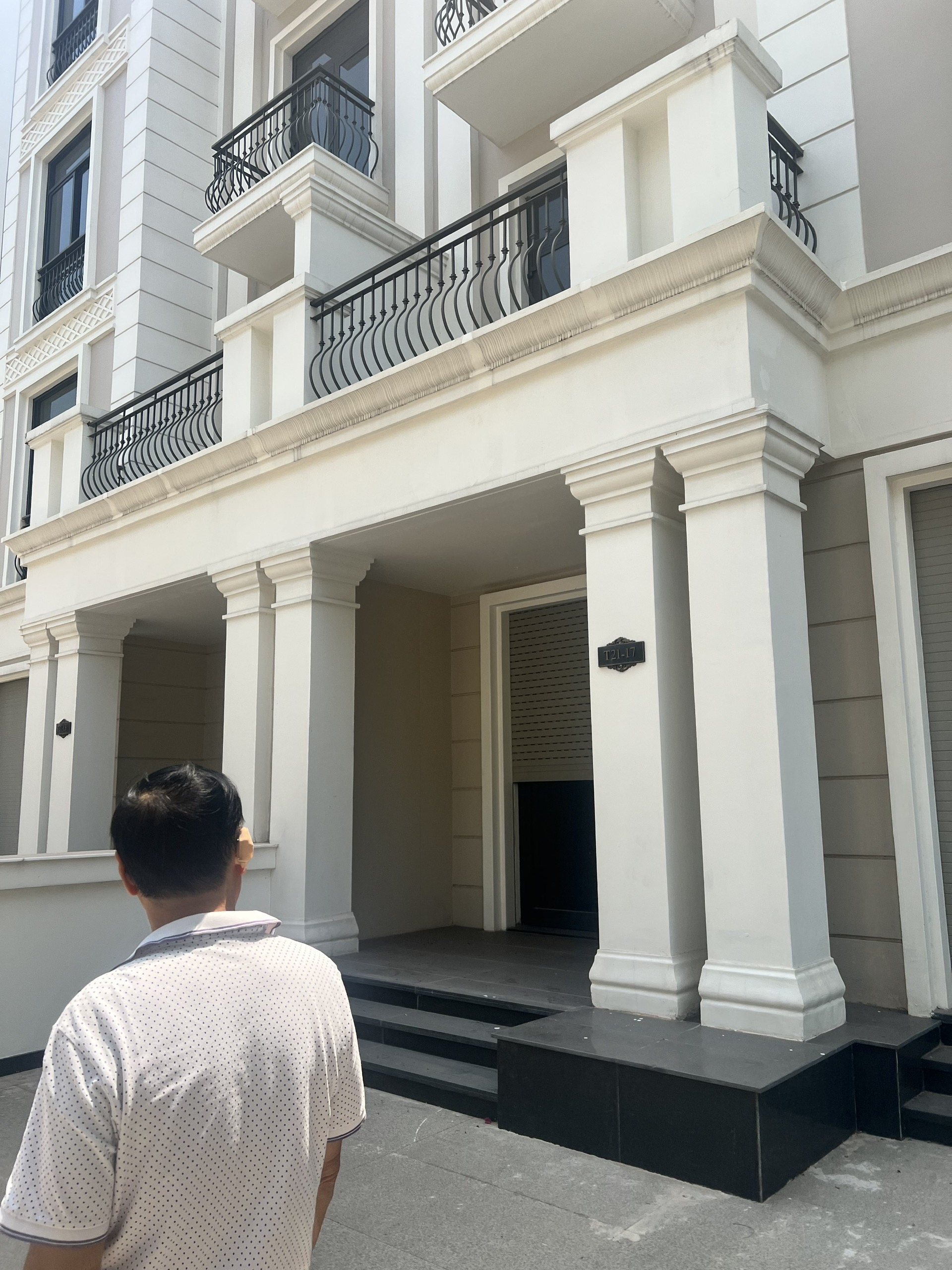 Nhà mặt tiền T13 khu bảo vệ 24/24, 8 x 17m, 5 tầng giá 15 tỷ