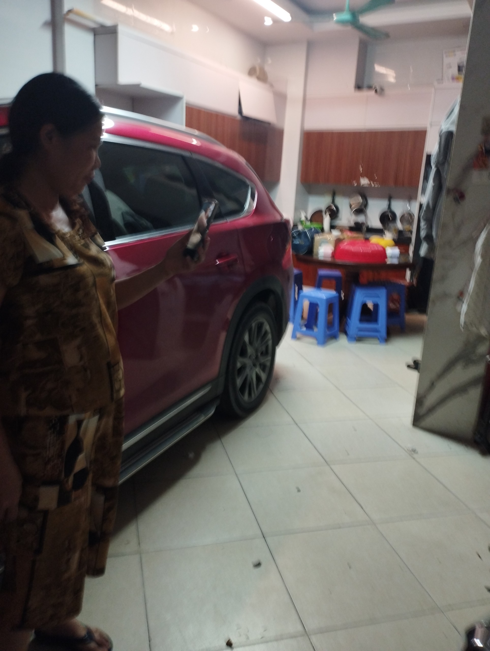 BÁN NHÀ PHÂN LÔ ĐƯỜNG LÁNG, OTO TRÁNH, VỈA HÈ, NHÀ ĐẸP Ở NGAY NỘI THẤT CAO CẤP , KINH DOANH ĐA DẠNG