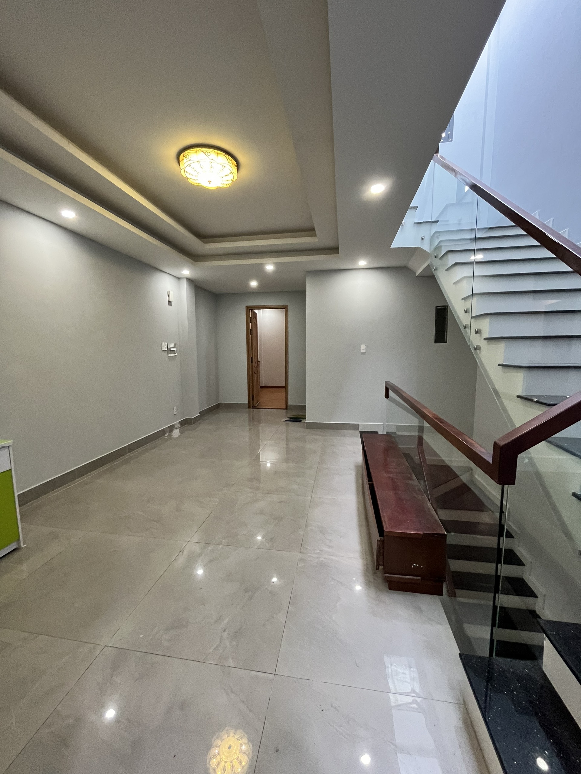 Biệt thự đẹp giáp Gò Vấp, nội thất cao cấp, nhà đẹp long lanh.