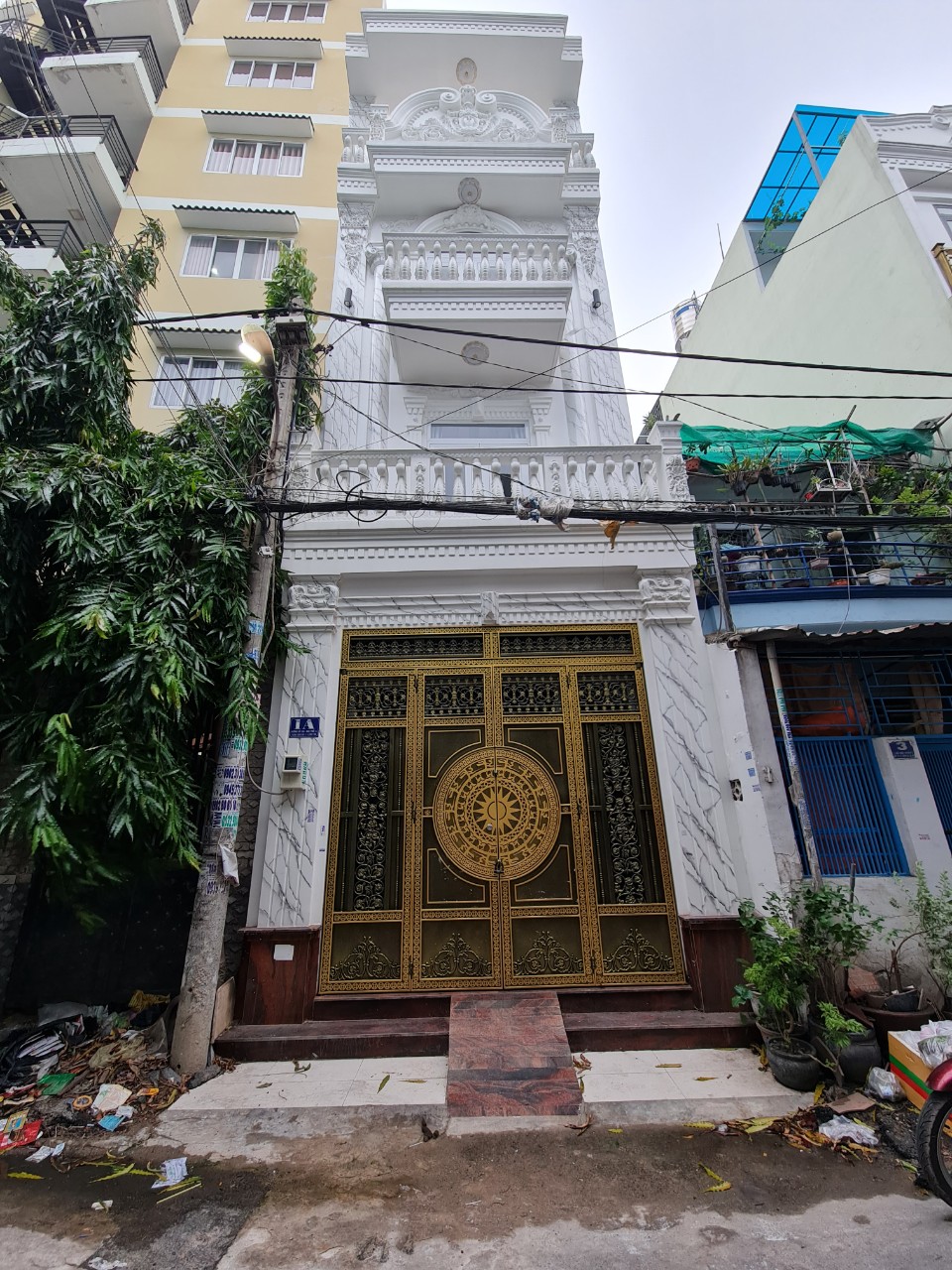 BAN NHA MAT TIEN DUONG SO LE VAN QUOI. NHA MOI XAY 4 TANG 50M2.