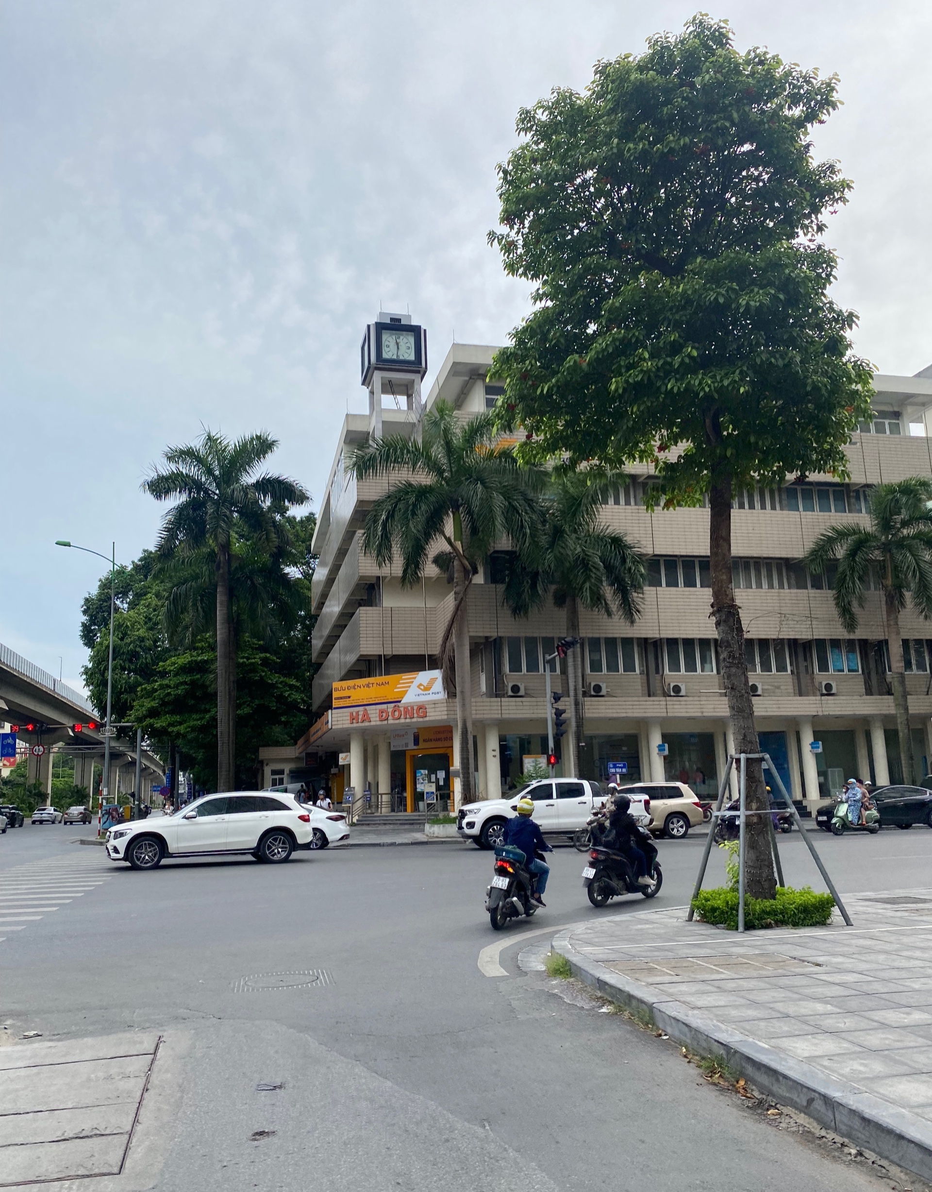 Lô Góc 3 mặt tiền, kinh doanh Vạn Phúc Hà Đông. 59m2, Mt 4.7m, giá 5.9 tỷ, ô tô vào nhà.