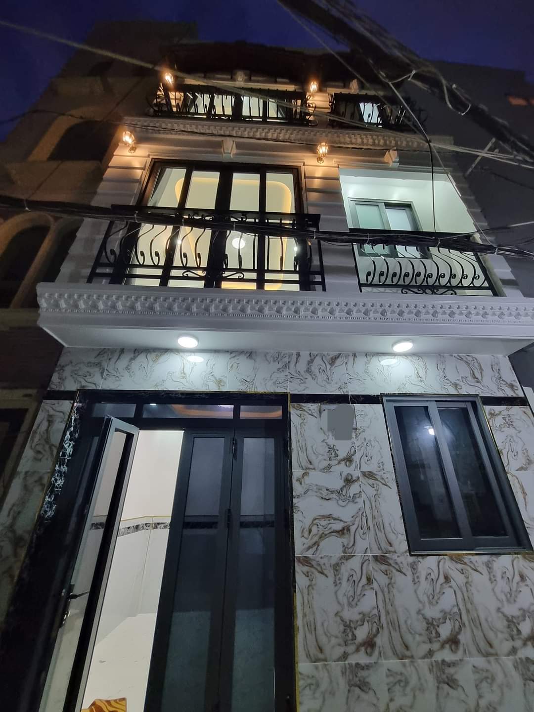 NHÀ BÌNH THẠNH - HXH ĐỖ CỬA - 3 TẦNG - 2PN KHÉP KÍN - NỘI THẤT ĐẸP - PHÂN KHÚC GIÁ NHỈNH 3 TỶ.