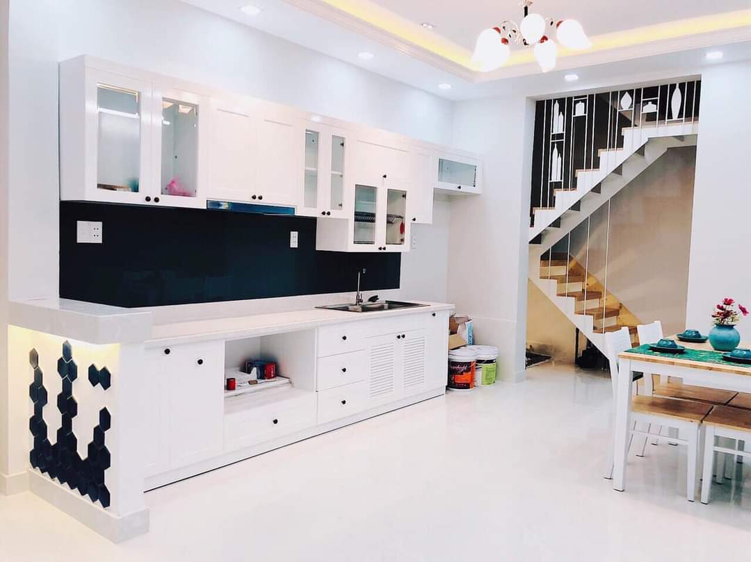 NHÀ ĐẸP - HXH THÔNG ĐẶNG VĂN NGỮ - KHU VIP - 3 TẦNG - CHỈ 5.5 TỶ.