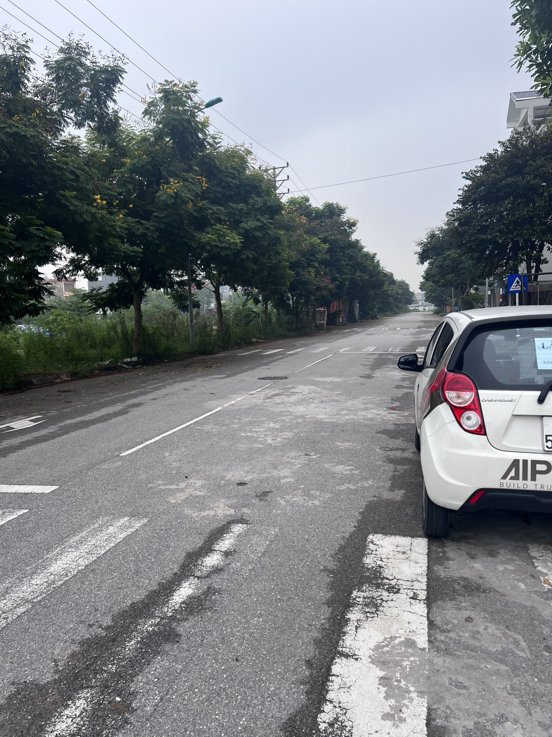 Bán nhà 4T TĐC Trâu Quỳ Gia Lâm, đường 22m viả hè.