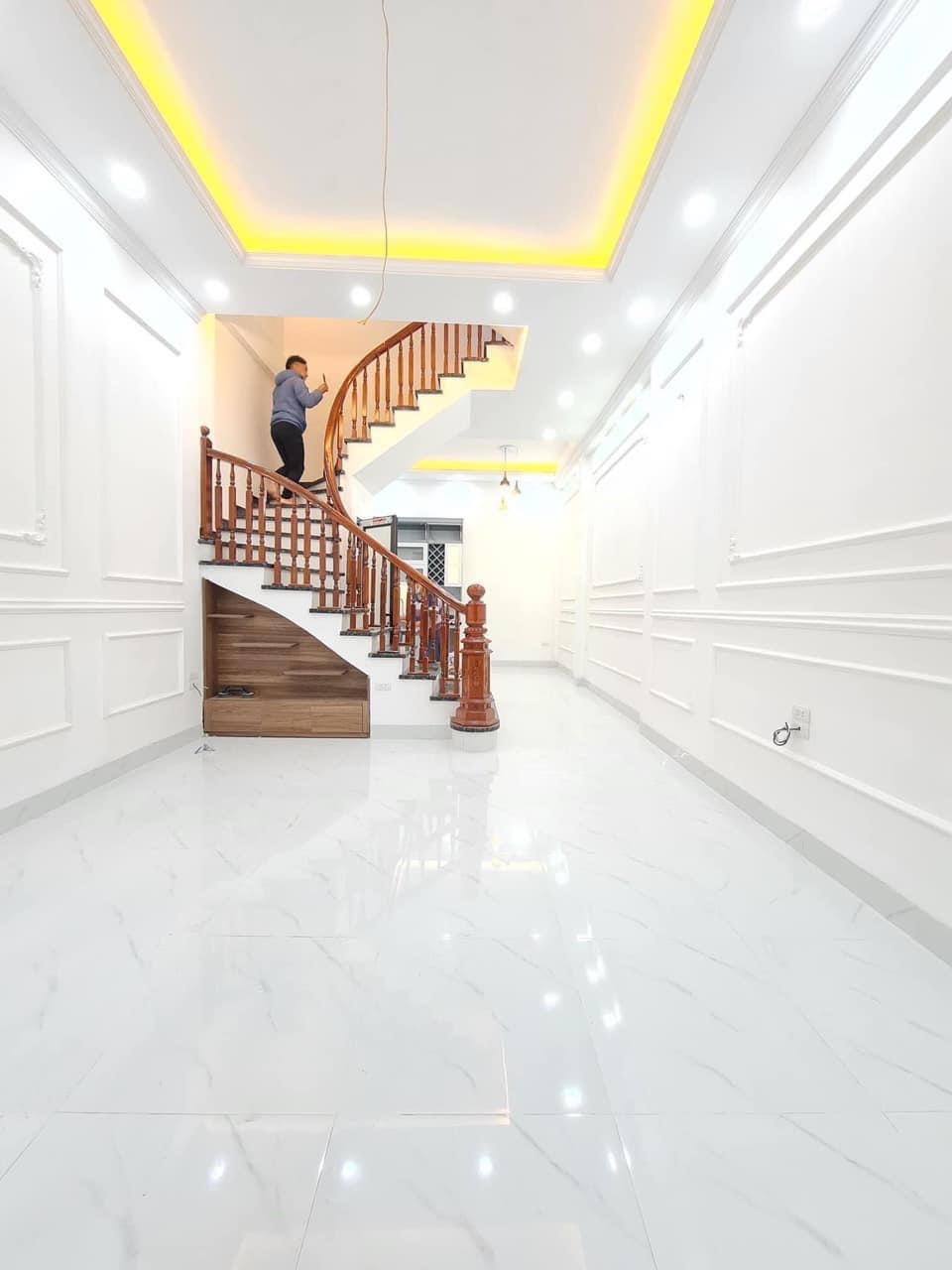 BÁN NHÀ MỚI ĐẸP- NGÕ VĂN HƯƠNG - TÔN ĐỨC THẮNG - ĐÓNG ĐA - Ở NGAY - TRƯỚC NHÀ THOÁNG SÁNG