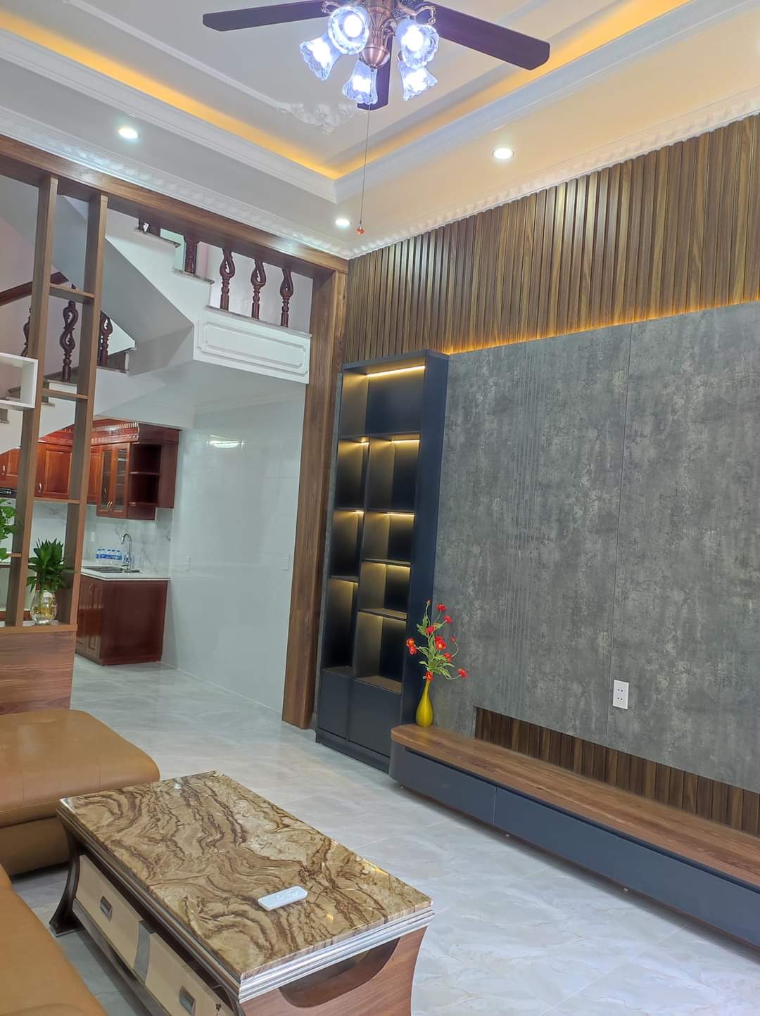 Bán nhà đường Miếu Hai Xã 3 tầng 3 ngủ GIÁ chỉ 2.23 tỉ ngõ nông.