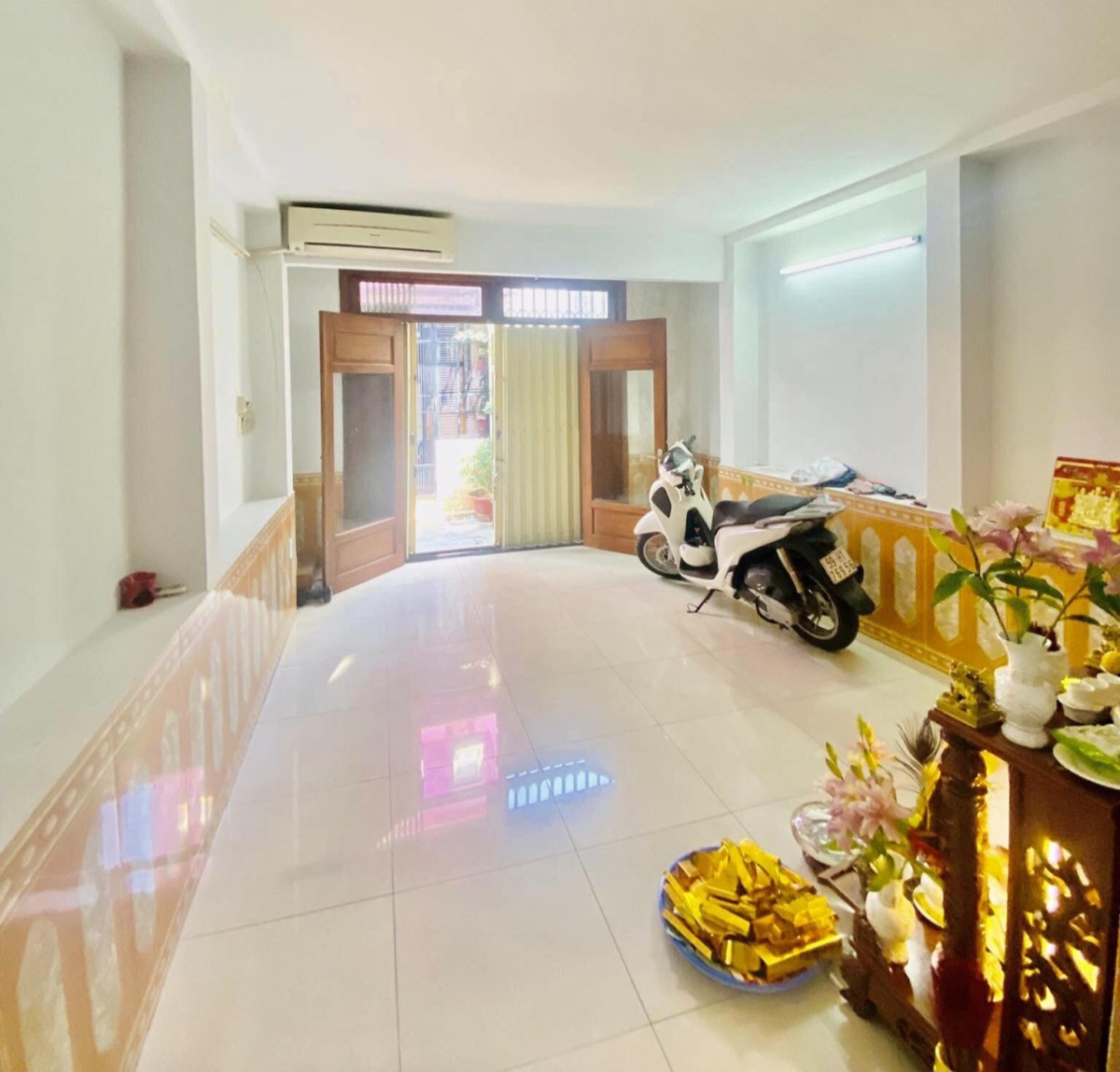 Hẻm đẹp CMT8 Quận 3, 50m², 2 Lầu, giá tốt ~ 5 tỷ.