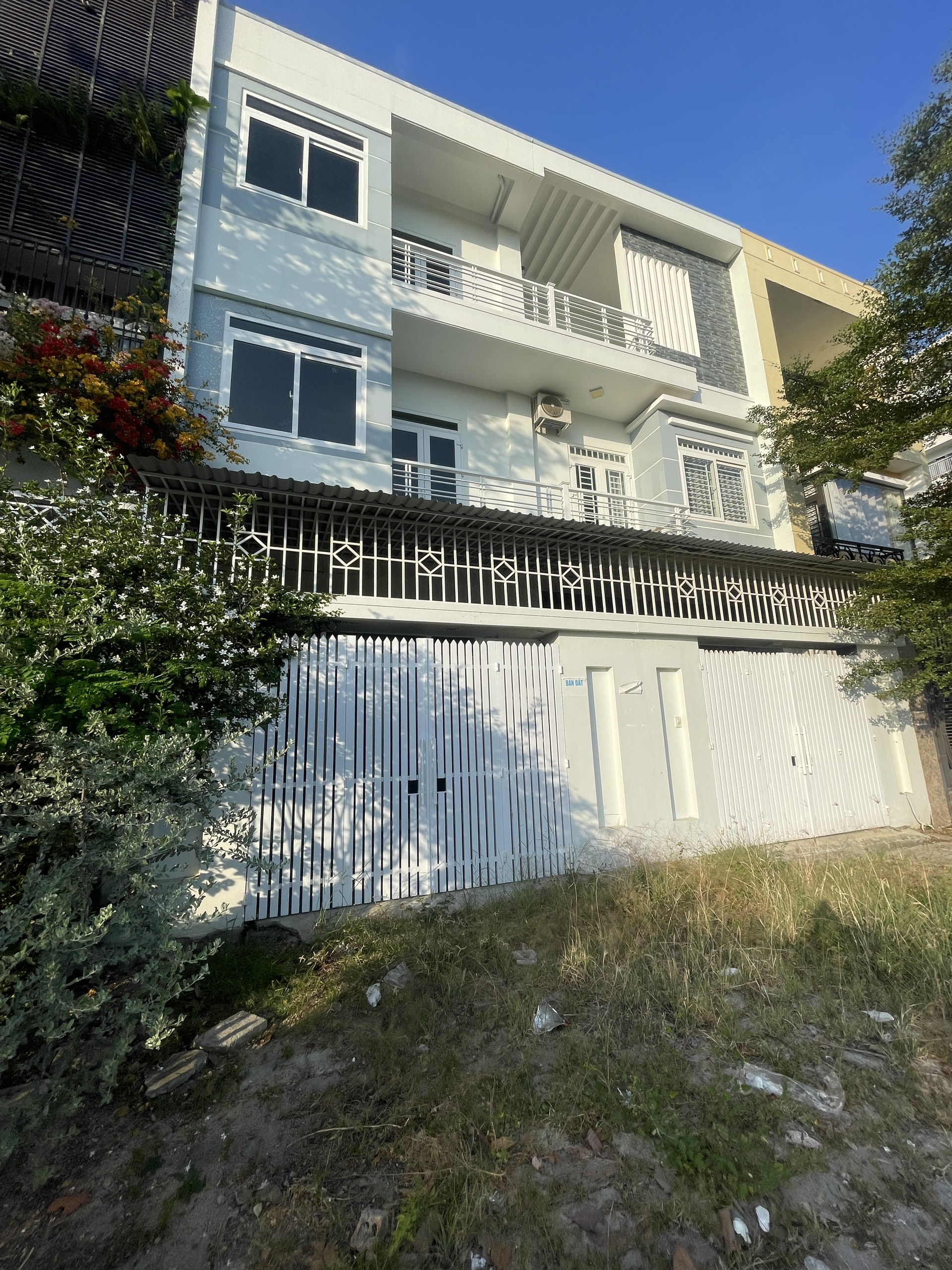 Cho thuê 2 căn nhà liền kề 3 tầng ở Phước Long, Nha Trang