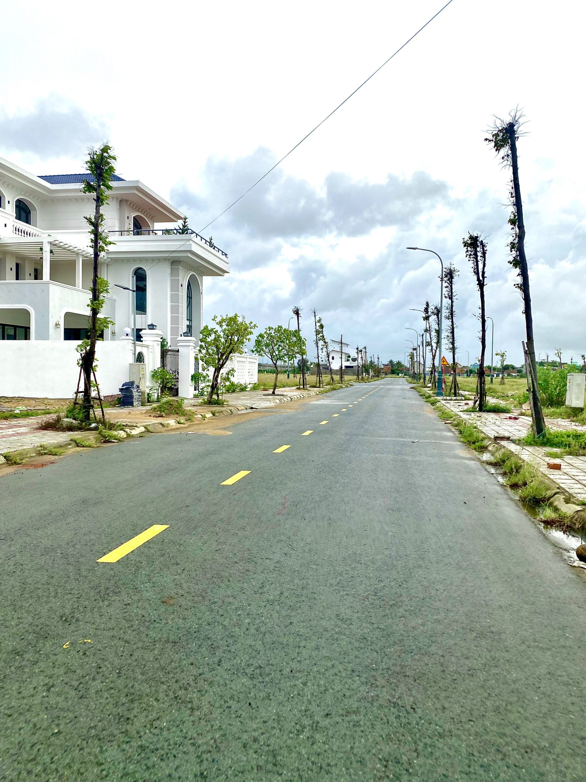 Biệt Thự Ven Sông Nam Tuy Hòa 20x20 400m2 Đối diện Công Viên, Tháp Nhạn, Đường 16m