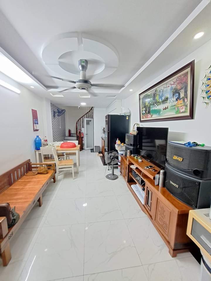 Định Công Hạ 30m2, 5 tầng mới, hơn 3 tỷ