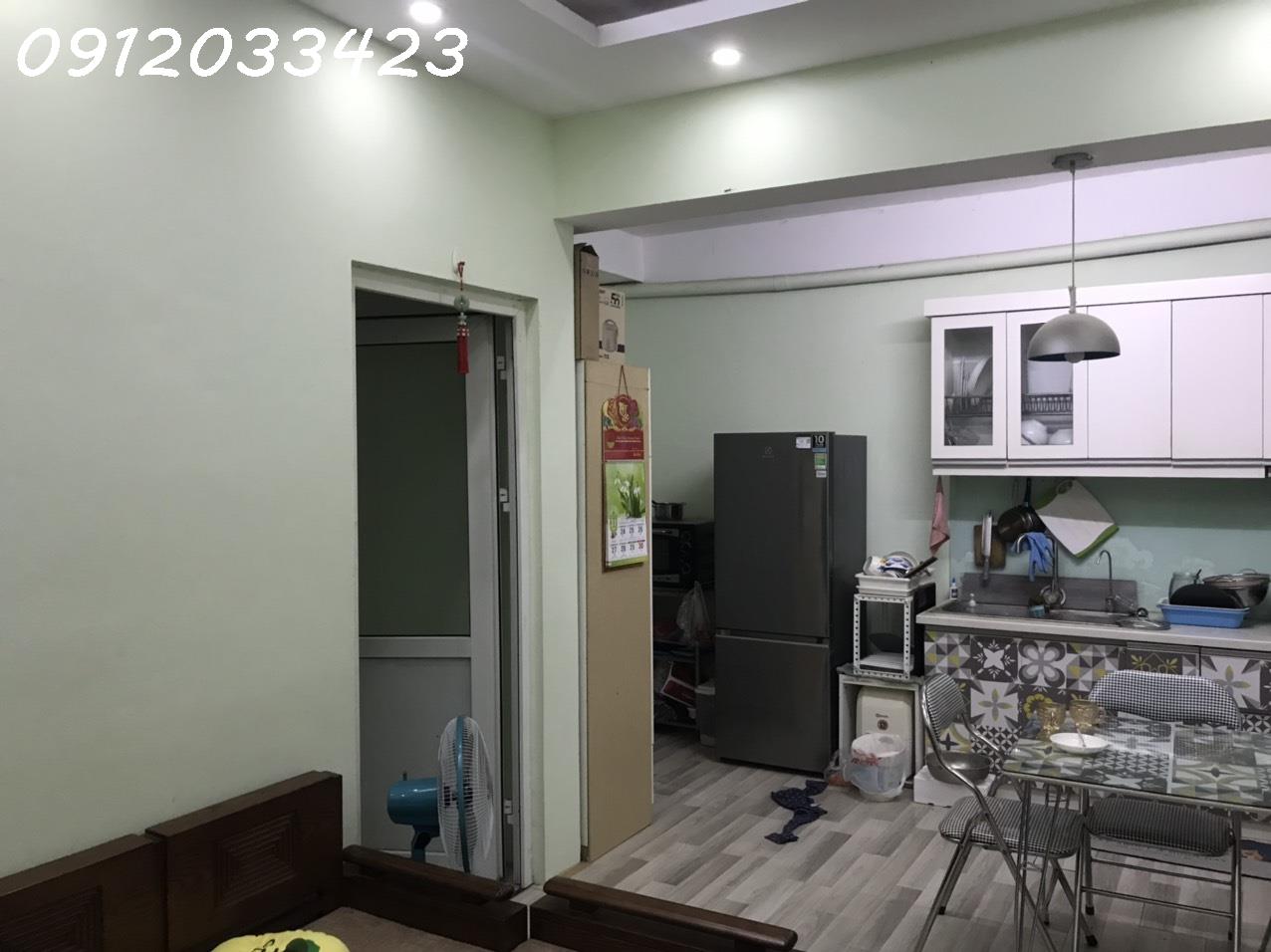 Chính chủ cần Bán căn hộ tập thể tầng 4 Văn Nghệ Sỹ, Phường Kim Mã, Quận Ba Đình.