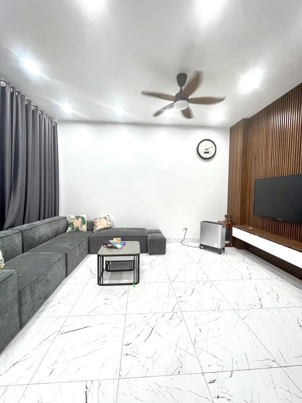 Bán Nhà Ngõ 16 Thái Hà Quận Đống Đa - DT 51m2 x 4 Tầng, Nhà Dân Xây, 30m Ra Ô Tô.